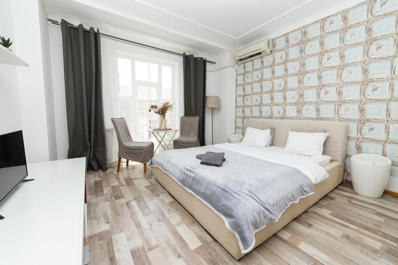 Color Apartments Street Blanari 12 Бухарест Екстер'єр фото